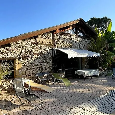 De Charme En Pierres Apparentes : Les Granges