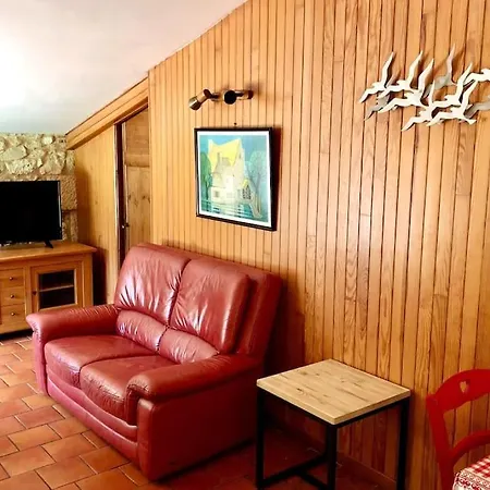 Holiday home De Charme En Pierres Apparentes : Les Granges Gardonne